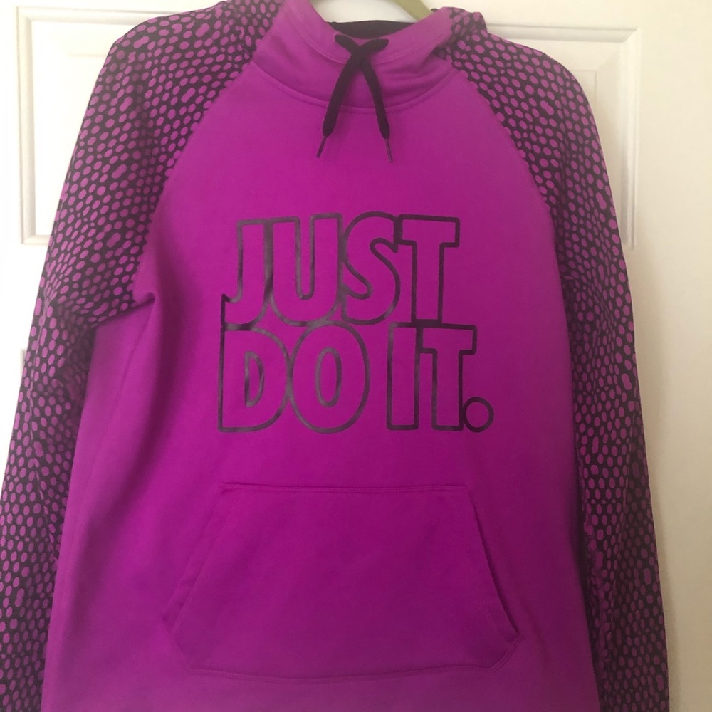 Women’s Nike Sweatshirt